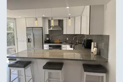 6423 Collins Ave #401, Miami Beach, FL 33141 - Photo 7