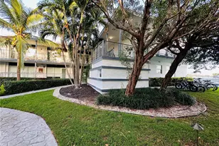 946 Bay Dr, Miami Beach, FL 33141 - Photo 29