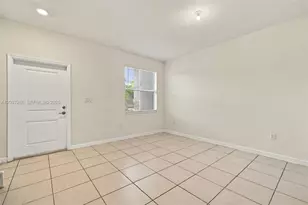 2686 SE 18th St, Homestead, FL 33035 - Photo 5