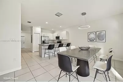 2686 SE 18th St, Homestead, FL 33035 - Photo 9