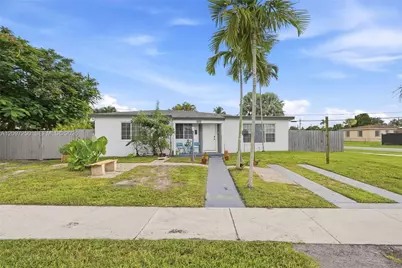 9270 SW 43rd St, Miami, FL 33165 - Photo 1
