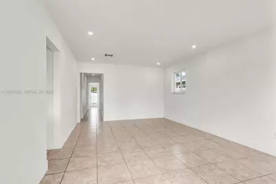 6609 SW 1st Ct, Pembroke Pines, FL 33023 - Photo 7