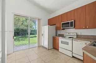 983 NE 37th Pl, Homestead, FL 33033 - Photo 9