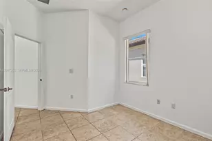 983 NE 37th Pl, Homestead, FL 33033 - Photo 21