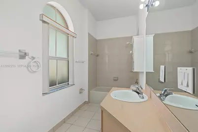 983 NE 37th Pl #983, Homestead, FL 33033 - Photo 25