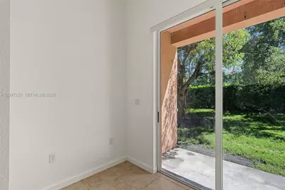 983 NE 37th Pl #983, Homestead, FL 33033 - Photo 11
