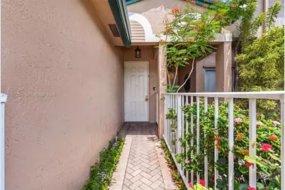7932 E Exeter Blvd E #202, Tamarac, FL 33321 - Photo 3