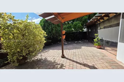 17665 NW 87th Ct, Hialeah, FL 33018 - Photo 13