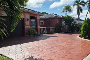 17665 NW 87th Ct, Hialeah, FL 33018 - Photo 3