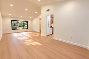 8240 SW 89th St, Miami, FL 33156 - Photo 7