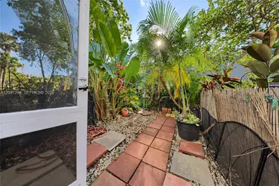 716 SW 122nd Ave, Pembroke Pines, FL 33025 - Photo 37