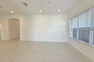 16240 SW 66th St, Miami, FL 33193 - Photo 9