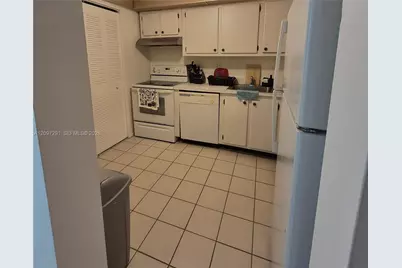 8000 Fairview Dr #107, Tamarac, FL 33321 - Photo 7