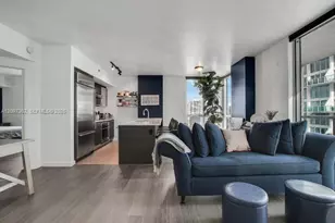 55 SE 6th St, Miami, FL 33131 - Photo 3