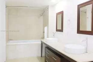 495 Brickell Ave, Miami, FL 33131 - Photo 17