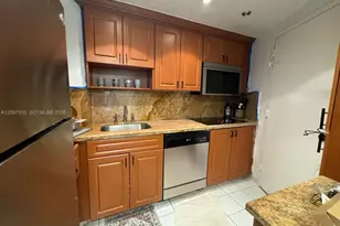 2899 Collins Ave, Miami Beach, FL 33140 - Photo 23