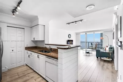 1155 Brickell Bay Dr #2007, Miami, FL 33131 - Photo 3