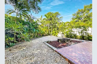 364 Navarre Dr, Miami Springs, FL 33166 - Photo 19