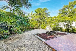 364 Navarre Dr, Miami Springs, FL 33166 - Photo 19