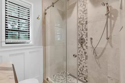 364 Navarre Dr, Miami Springs, FL 33166 - Photo 17