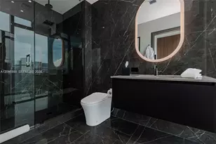 20 NE 11th St, Miami, FL 33132 - Photo 5