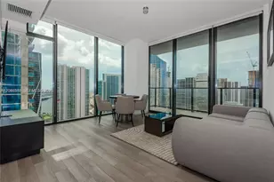 20 NE 11th St, Miami, FL 33132 - Photo 1