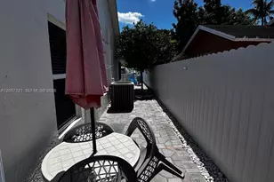 5836 NW 199th St, Hialeah, FL 33015 - Photo 41