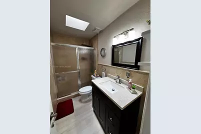 5836 NW 199th St, Hialeah, FL 33015 - Photo 15