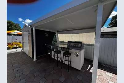 5836 NW 199th St, Hialeah, FL 33015 - Photo 33