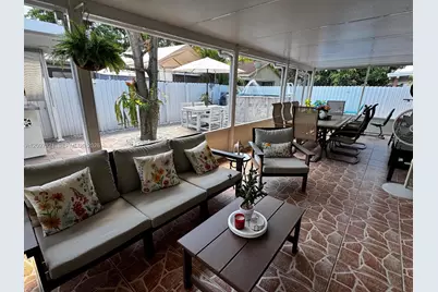 5836 NW 199th St, Hialeah, FL 33015 - Photo 25