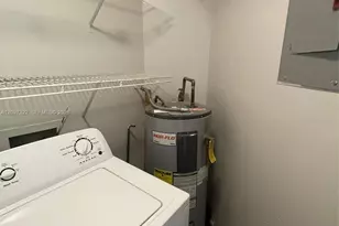 9421 Fontainebleau Blvd, Miami, FL 33172 - Photo 29