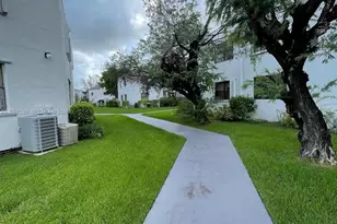 9421 Fontainebleau Blvd, Miami, FL 33172 - Photo 3
