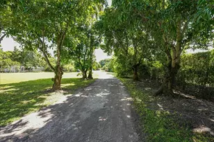 18490 SW 216th St, Miami, FL 33170 - Photo 41