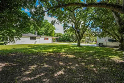 18490 SW 216th St, Miami, FL 33170 - Photo 27