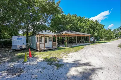 18490 SW 216th St, Miami, FL 33170 - Photo 29