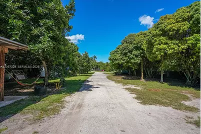 18490 SW 216th St, Miami, FL 33170 - Photo 33