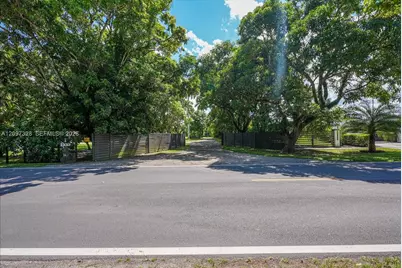 18490 SW 216th St, Miami, FL 33170 - Photo 39
