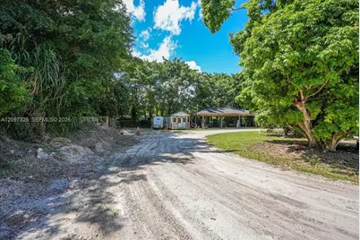 18490 SW 216th St, Miami, FL 33170 - Photo 35