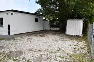 954 NW 75th St, Miami, FL 33150 - Photo 3