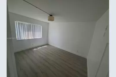 320 Racquet Club Rd #104, Weston, FL 33326 - Photo 9