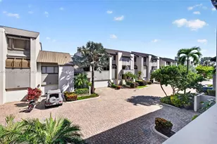 8 Portside Dr, Fort Lauderdale, FL 33316 - Photo 53
