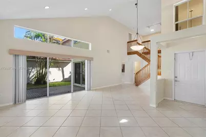 1960 Sweetbay Way, Hollywood, FL 33019 - Photo 9