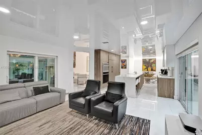 11366 NW 52nd St, Doral, FL 33178 - Photo 5