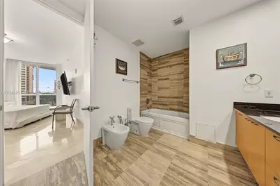15901 Collins Ave #405, Sunny Isles Beach, FL 33160 - Photo 17