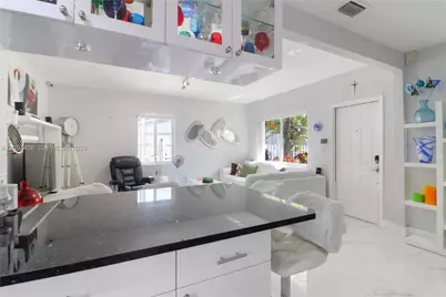1663 NE 176th St, North Miami Beach, FL 33162 - Photo 11