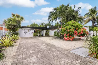 1663 NE 176th St, North Miami Beach, FL 33162 - Photo 37