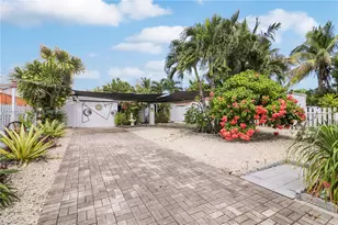 1663 NE 176th St, North Miami Beach, FL 33162 - Photo 37