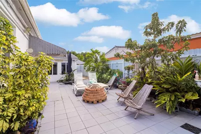 1663 NE 176th St, North Miami Beach, FL 33162 - Photo 27