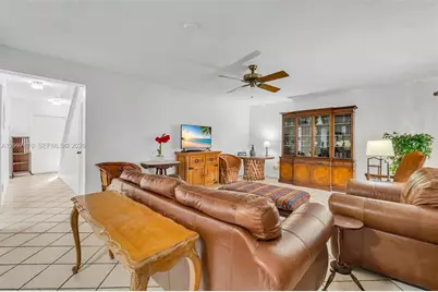 18958 Bobolink Dr, Hialeah, FL 33015 - Photo 23
