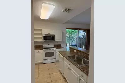 9269 SW 227th St #8, Cutler Bay, FL 33190 - Photo 7